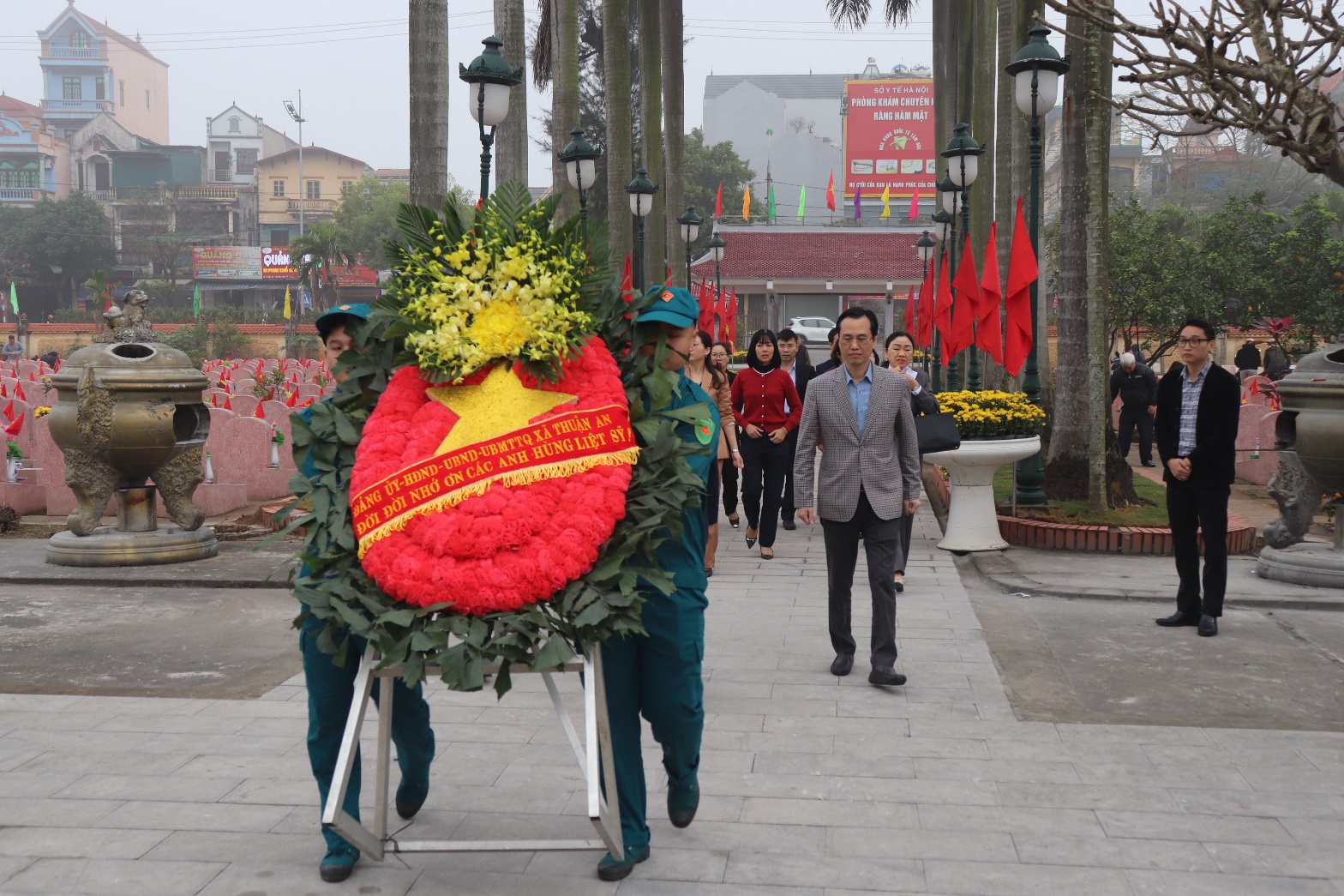 Xã Thuận An: Viếng Nghĩa trang Liệt sĩ nhân dịp tết Nguyên đán Bính Ngọ  - ảnh 1