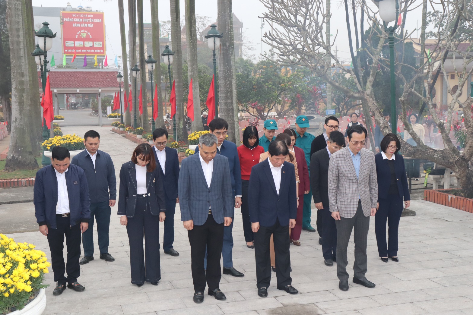 Xã Thuận An: Viếng Nghĩa trang Liệt sĩ nhân dịp tết Nguyên đán Bính Ngọ  - ảnh 2