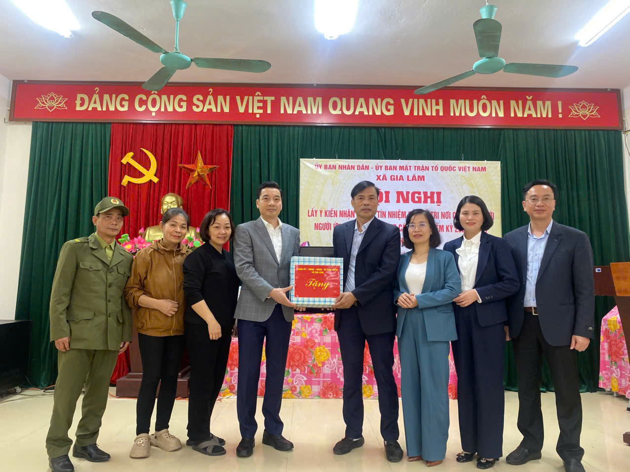 Lãnh đạo xã Gia Lâm thăm, chúc Tết các  cơ sở tôn giáo, tổ dân phố trên địa bàn - ảnh 3