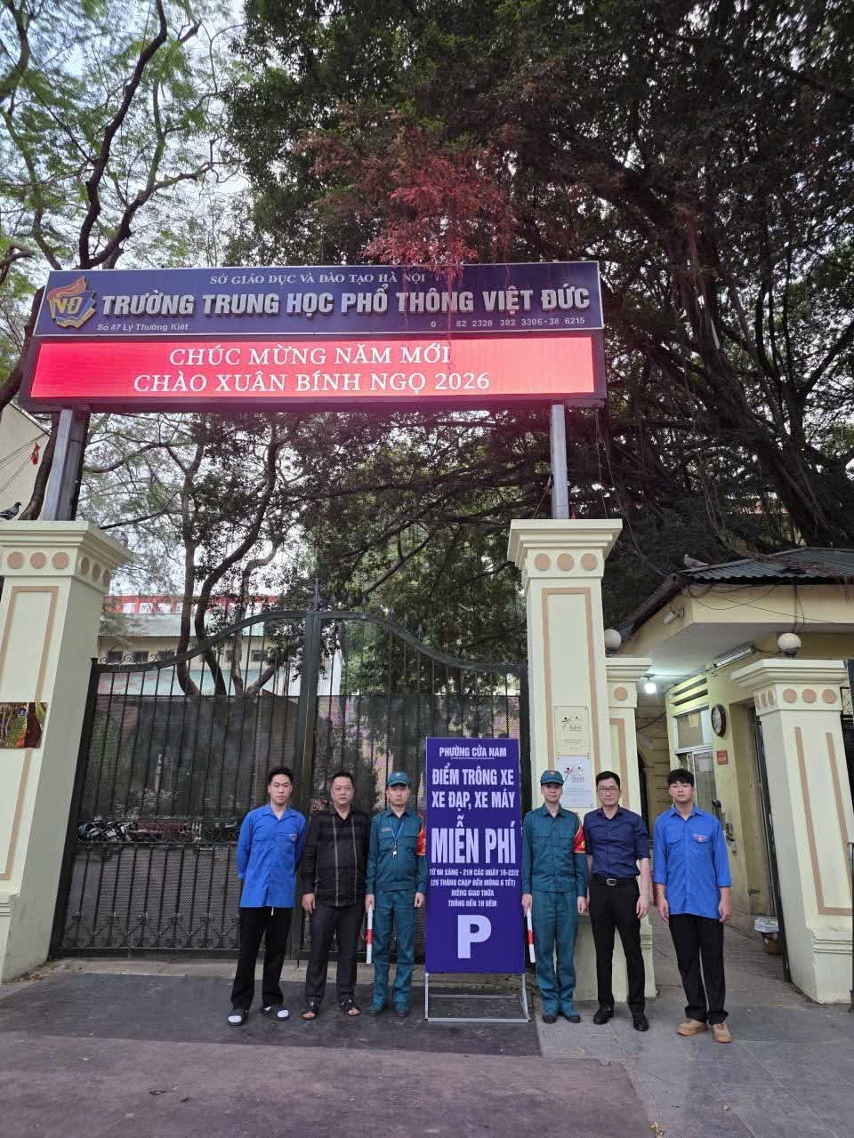 Phường Cửa Nam tổ chức nhiều điểm trông giữ xe miễn phí phục vụ nhân dân dịp Tết Nguyên đán Bính Ngọ - ảnh 2