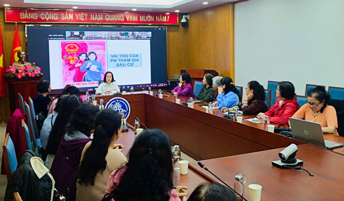 Lan tỏa thông điệp  Phụ nữ Thủ đô mặc áo dài đi bầu cử - ảnh 5