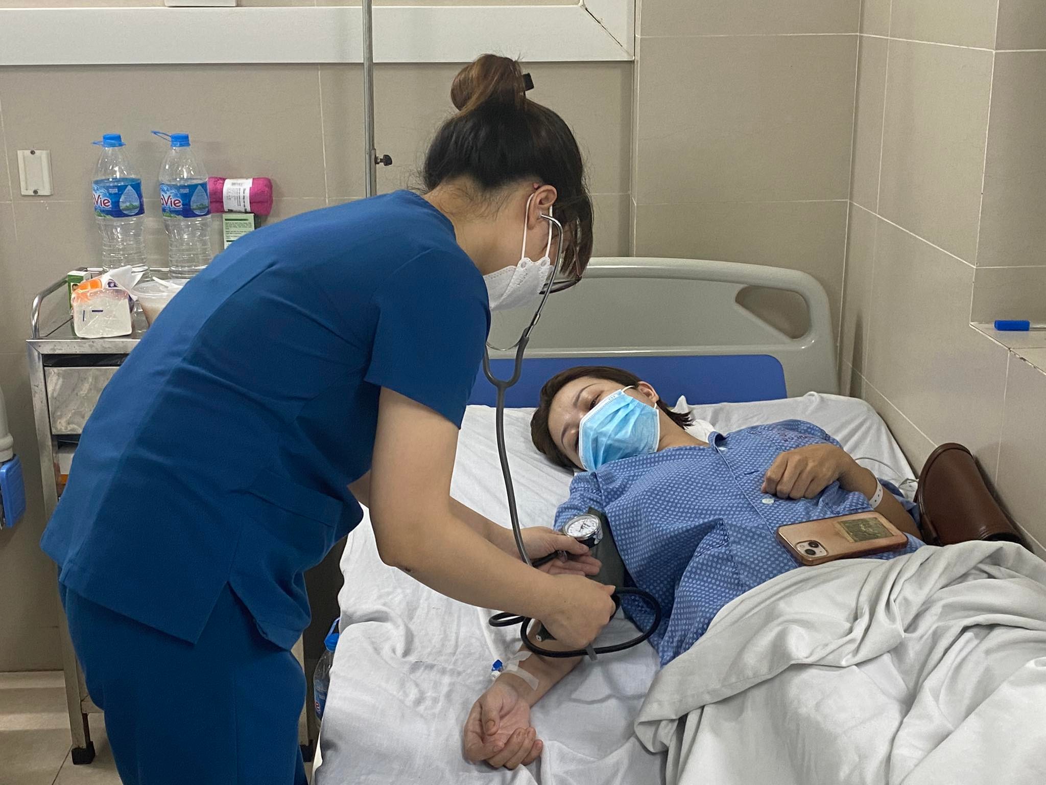 Nhiều trường hợp nặng, biến chứng khi nhập viện - ảnh 1