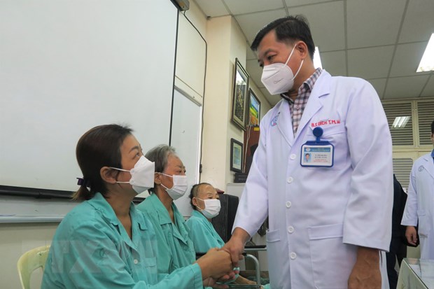 Hiện tượng viêm, hoại tử xương sọ, xương hàm mặt: Người dân không nên quá hoang mang - ảnh 1