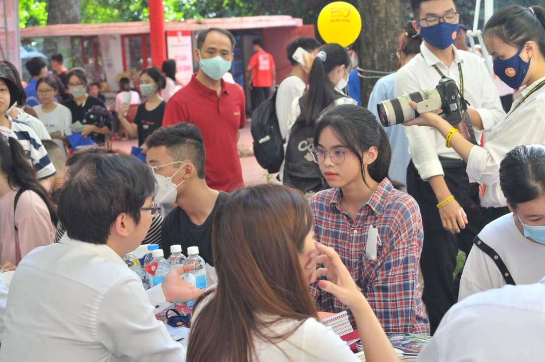 Nín thở chờ điểm chuẩn - ảnh 1