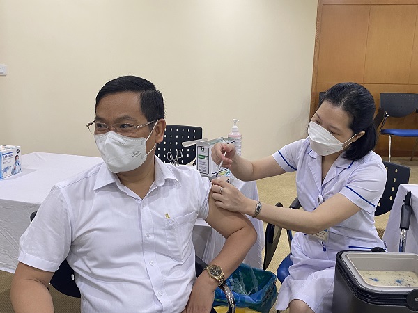 35% số ca bệnh là trường hợp chưa tiêm hoặc tiêm chưa đủ vắc-xin - ảnh 1