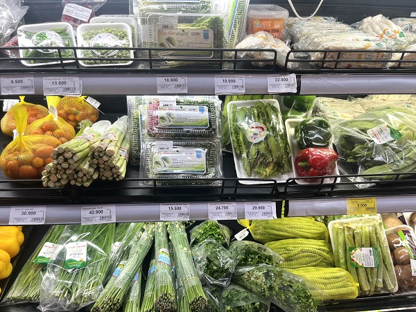 Người tiêu dùng thận trọng với rau đạt tiêu chuẩn VietGAP - ảnh 1