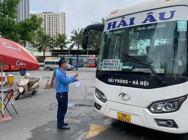 Quyết liệt xóa các “điểm nóng” xe dù, bến cóc - ảnh 1