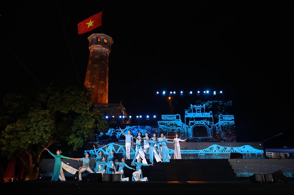 “Bản hùng ca chiến thắng” của một Hà Nội hiên ngang, anh dũng - ảnh 1