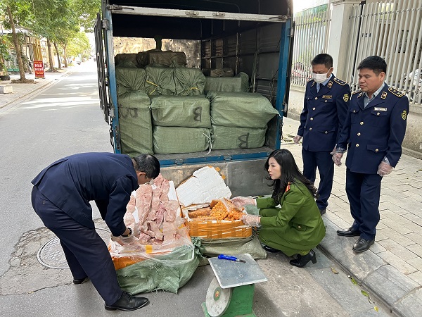 Nhức nhối nạn hàng giả, lậu tràn về dịp cuối năm - ảnh 1