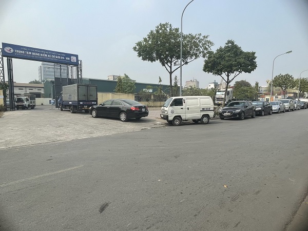 Nhanh chóng gỡ ách tắc cho đăng kiểm ôtô - ảnh 2