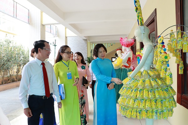 Kỳ 1: Phụ nữ Thủ đô tiên phong “nói không” với rác thải nhựa - ảnh 1