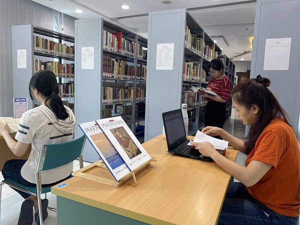 “Thắp lửa” văn hoá đọc thời 4.0: Nỗi lo và hy vọng - ảnh 1