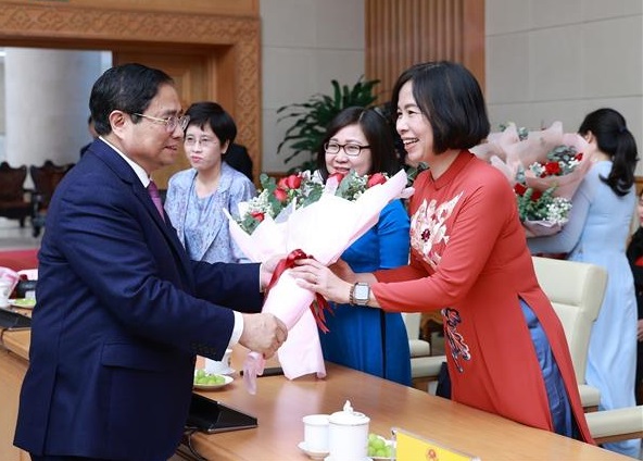 Khơi dậy tiềm năng, trí tuệ, sức sáng tạo của phụ nữ trong thời đại mới - ảnh 1