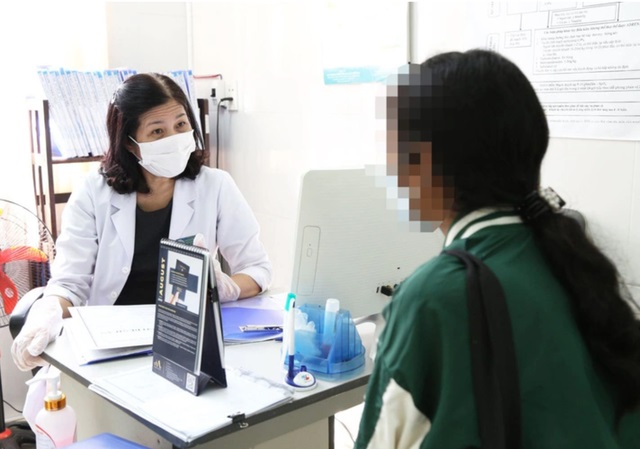 Báo động 50% người mắc HIV/AIDS ở nhóm thanh thiếu niên - ảnh 1