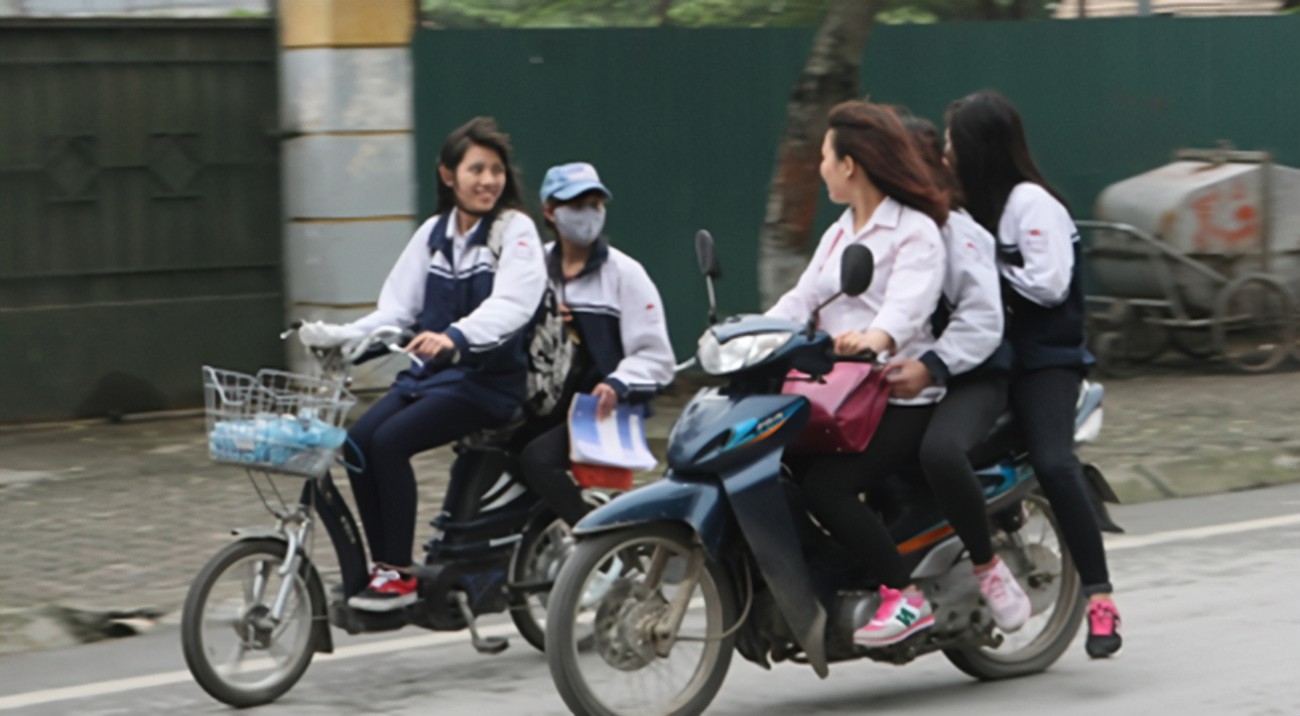 Khi người trẻ hồn nhiên vi phạm luật giao thông - ảnh 1