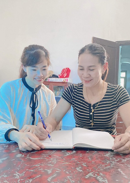 Dạy chữ cho mẹ - ảnh 1