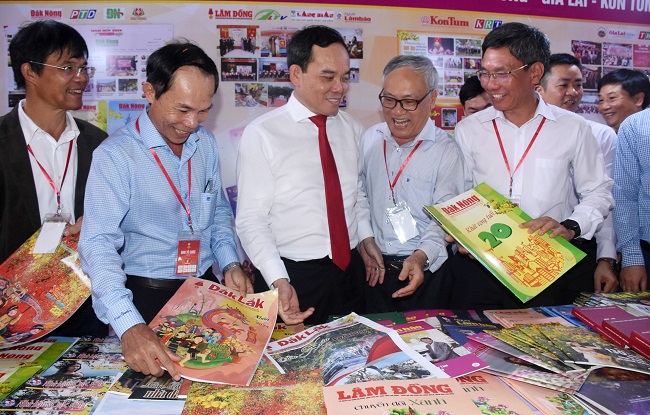 “Gỡ khó” cho kinh tế báo chí - ảnh 1