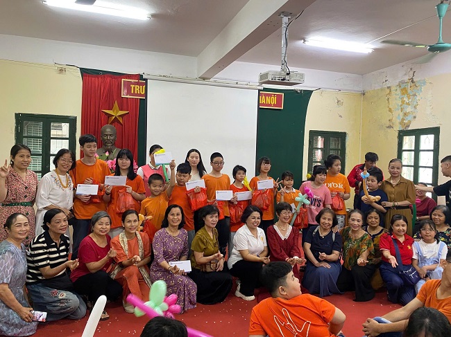 Nhà báo nữ và hành trình thiện nguyện từ trái tim - ảnh 1