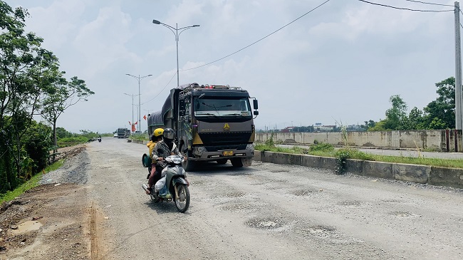 Quốc lộ 21B thi công dở dang gây mất an toàn giao thông - ảnh 1