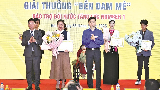 Giữa mây trắng Tủa Chùa, cô gái thắp lửa đam mê cho giấc mơ trà Shan tuyết Việt Nam - ảnh 1