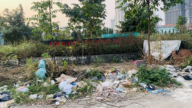 Công viên cây xanh Mộ Lao ngày càng nhếch nhác, hoang hóa - ảnh 2