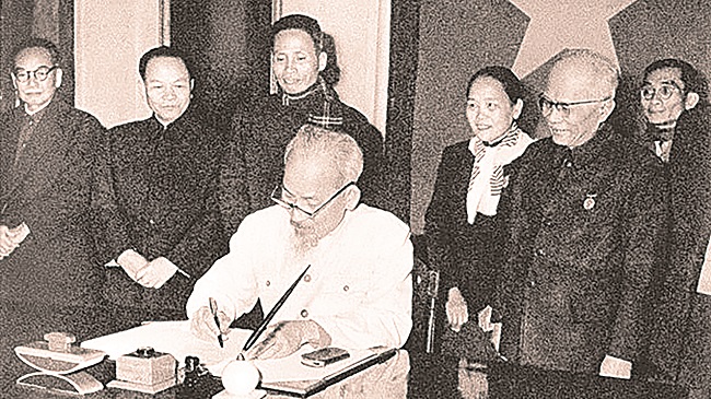 Tư tưởng Hồ Chí Minh về đổi mới: Khát vọng sánh vai các cường quốc năm châu - ảnh 4