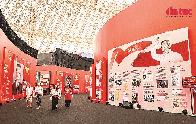 Tự hào và tin tưởng, vững bước dưới lá cờ vẻ vang của Đảng - ảnh 2