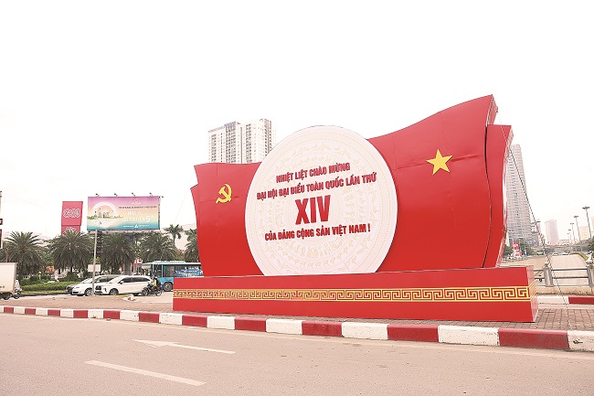 Tự hào và tin tưởng, vững bước dưới lá cờ vẻ vang của Đảng - ảnh 3