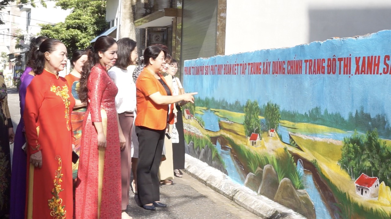 Nhiều hoạt động thiết thực bảo vệ môi trường và xây dựng nếp sống văn minh đô thị - ảnh 3