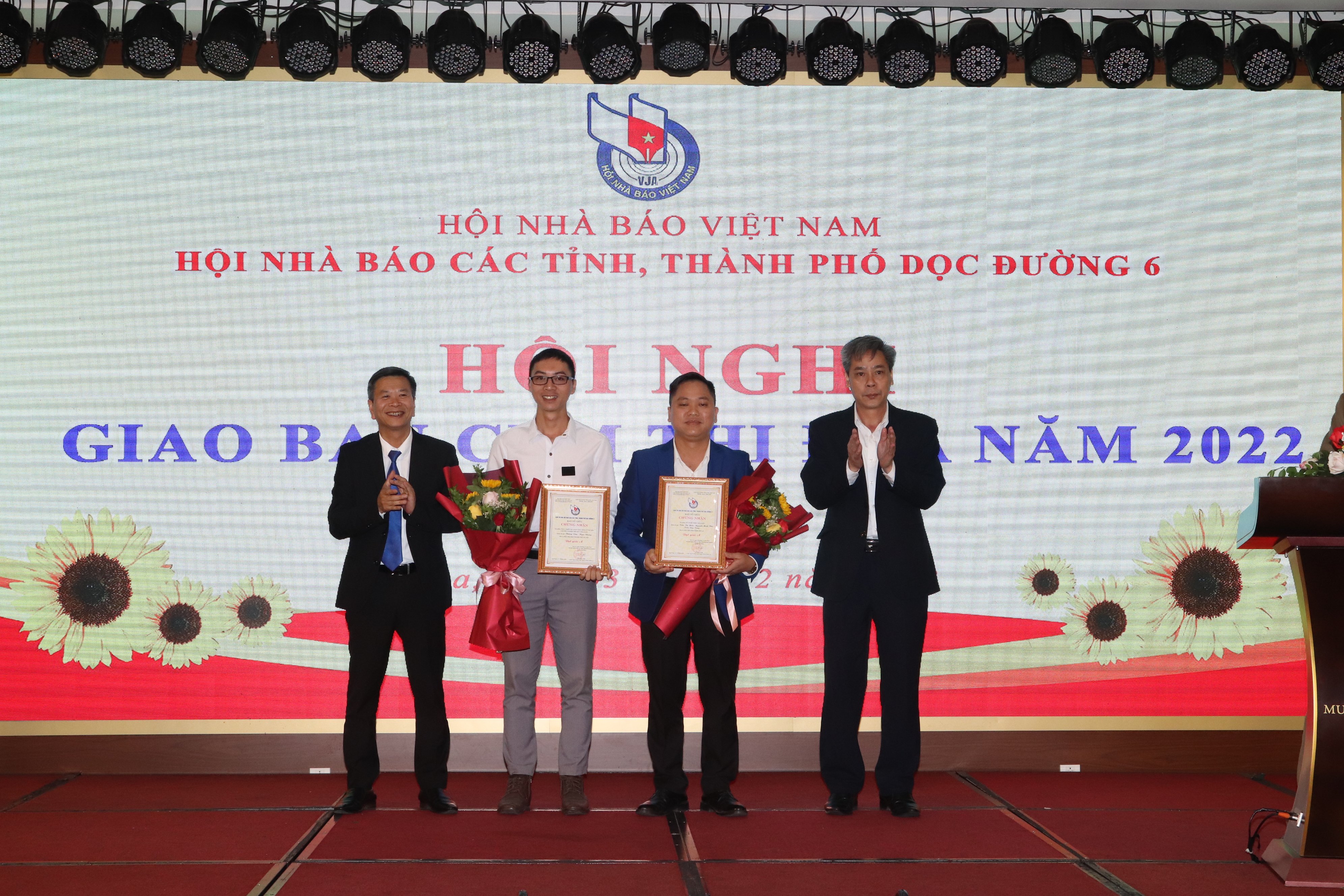 Báo Phụ nữ Thủ đô đạt giải Nhì Giải báo chí “Du lịch qua miền Tây Bắc” - ảnh 4