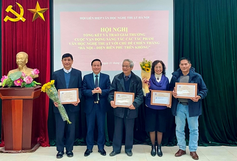 17 tác phẩm đoạt Giải “Hà Nội - Điện Biên Phủ trên không“ - ảnh 1