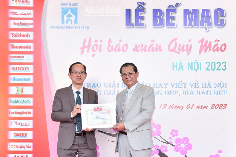 Báo Phụ nữ Thủ đô đạt giải B bài báo đẹp tại Hội báo xuân Quý Mão - Hà Nội 2023 - ảnh 1