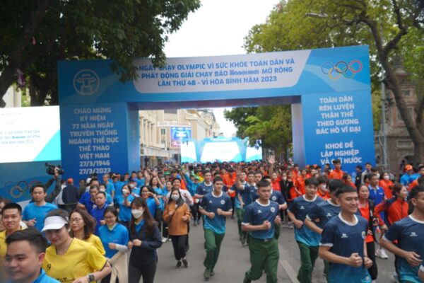 Sôi nổi Ngày chạy Olympic Vì sức khỏe toàn dân và phát động Giải chạy Báo Hànôịmới mở rộng lần thứ 48 - ảnh 2