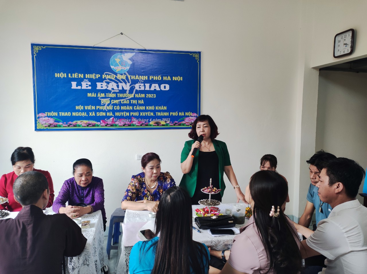Hội LHPN Hà Nội: Bàn giao “Mái ấm tình thương” cho hội viên phụ nữ có hoàn cảnh khó khăn - ảnh 3
