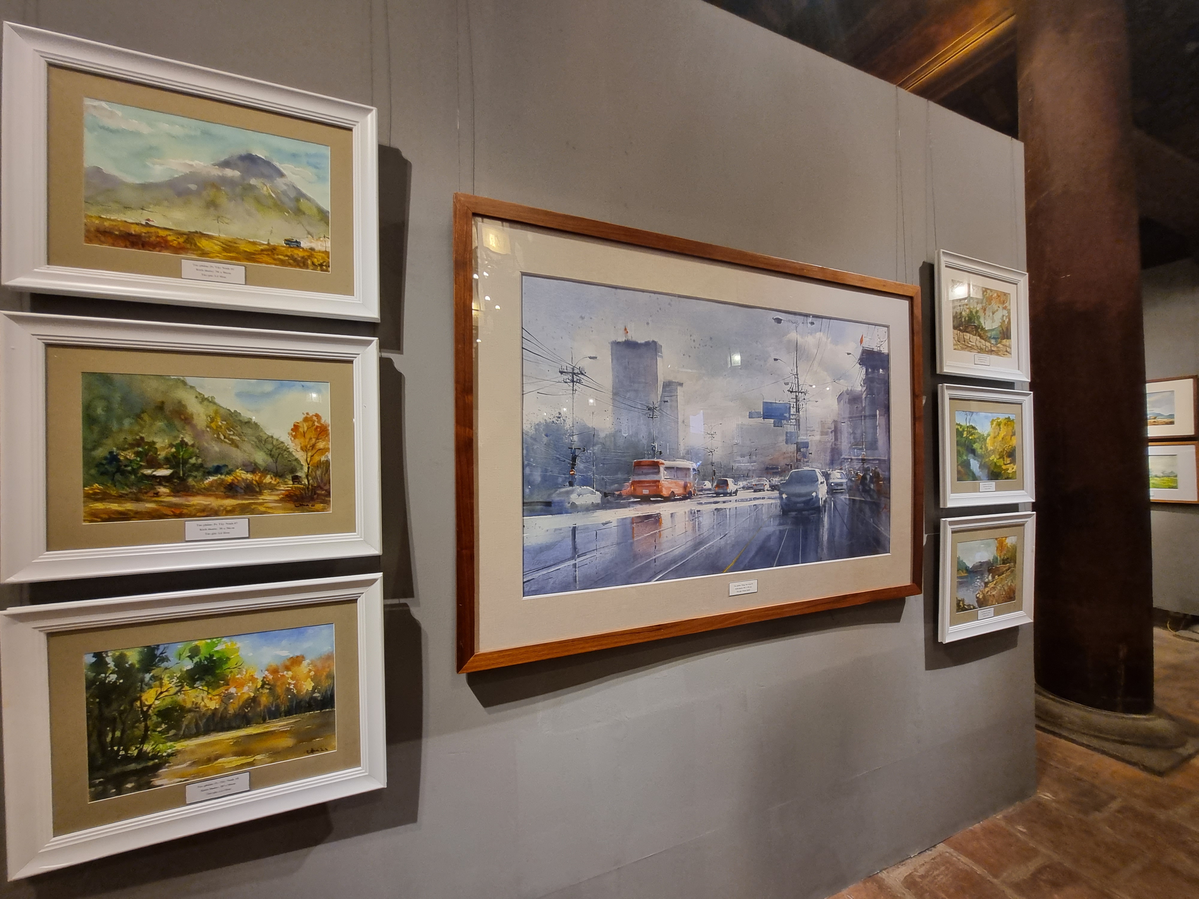 Trưng bày hơn 100 bức tranh màu nước về văn hóa, con người Phương Nam - ảnh 2