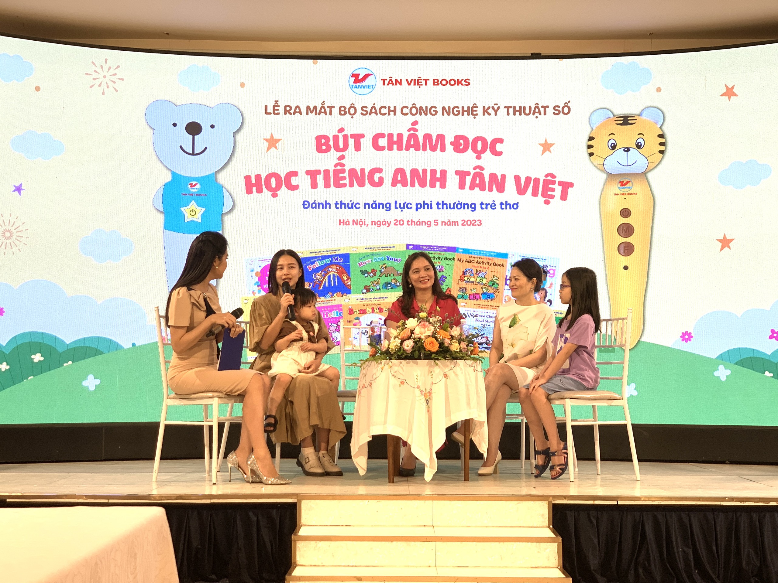 Ra mắt bộ sách công nghệ kỹ thuật số Bút chấm đọc - Học tiếng Anh - ảnh 1