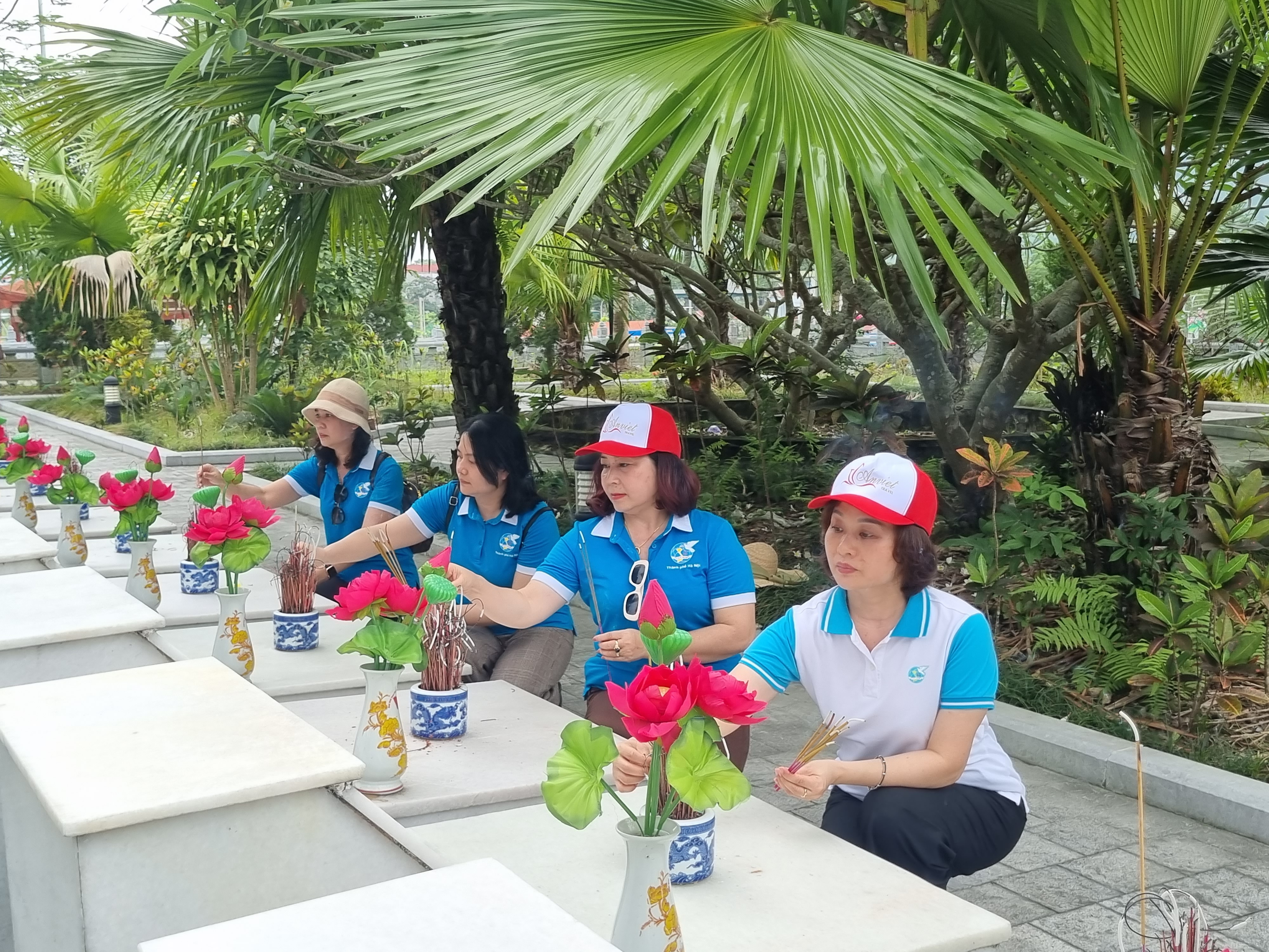 Hội LHPN Hà Nội: Trao đổi kinh nghiệm xây dựng nông thôn mới và mô hình kinh tế tập thể tại Hà Giang - ảnh 1