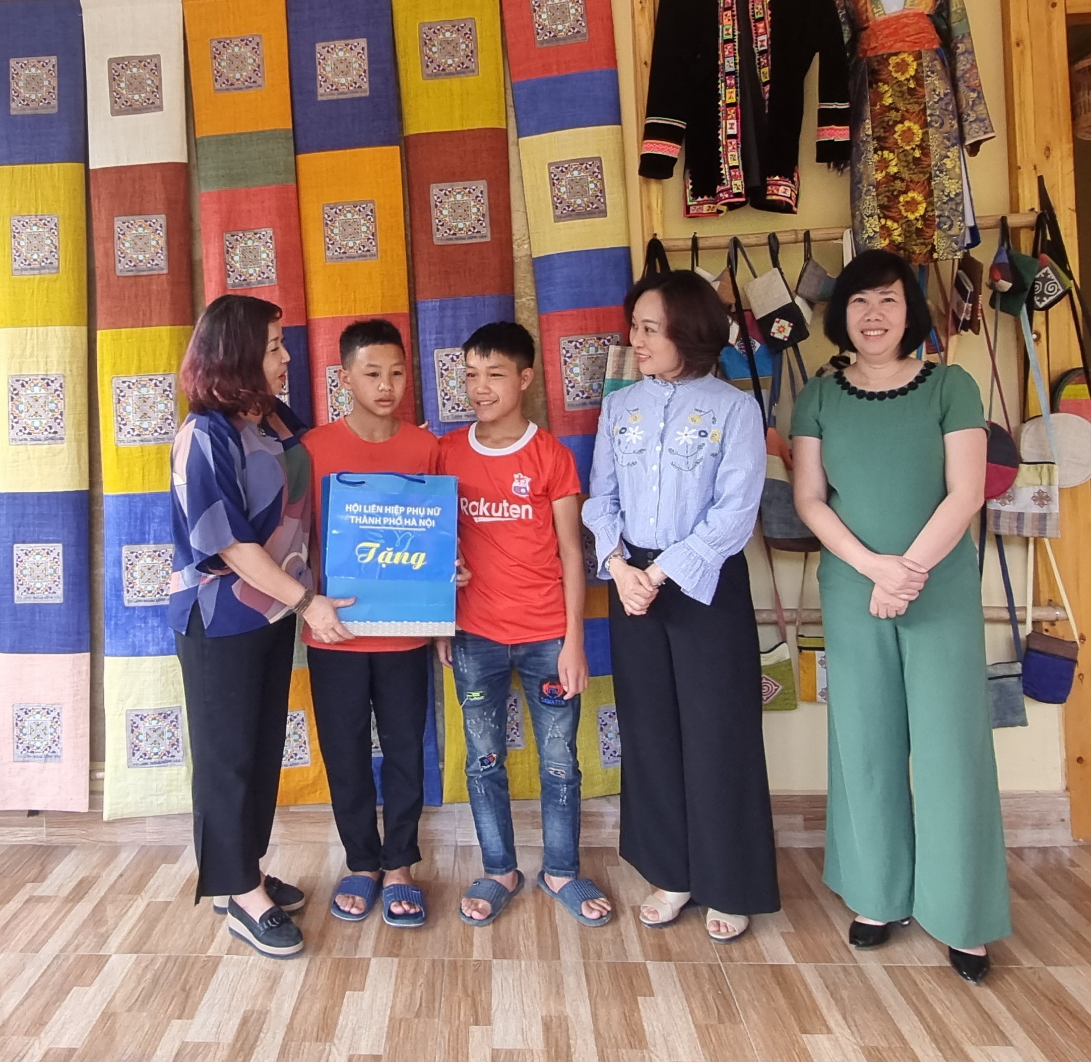 Hội LHPN Hà Nội: Thăm và trao đổi kinh nghiệm phát triển các mô hình kinh tế tập thể tại Hà Giang - ảnh 3