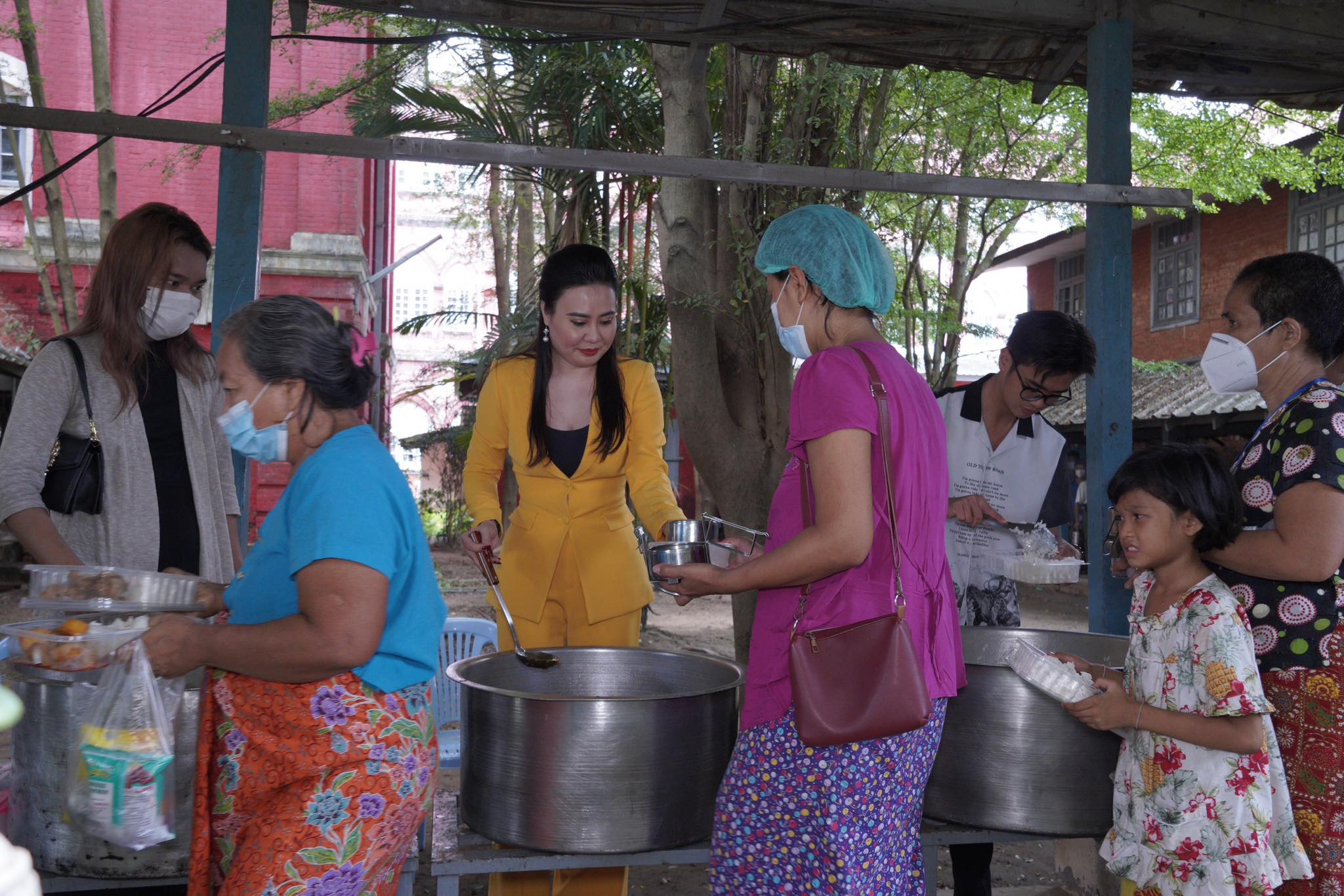 Hoa hậu Phan Kim Oanh quảng bá hình ảnh Việt Nam tới bạn bè quốc tế - ảnh 3