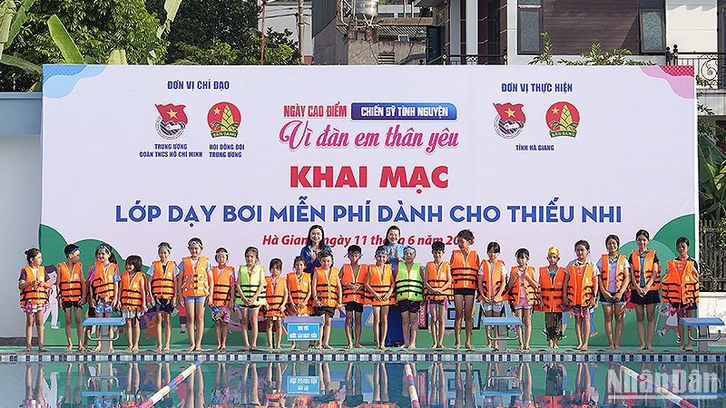 Khởi động hàng loạt công trình chăm lo thiếu nhi cả nước - ảnh 1