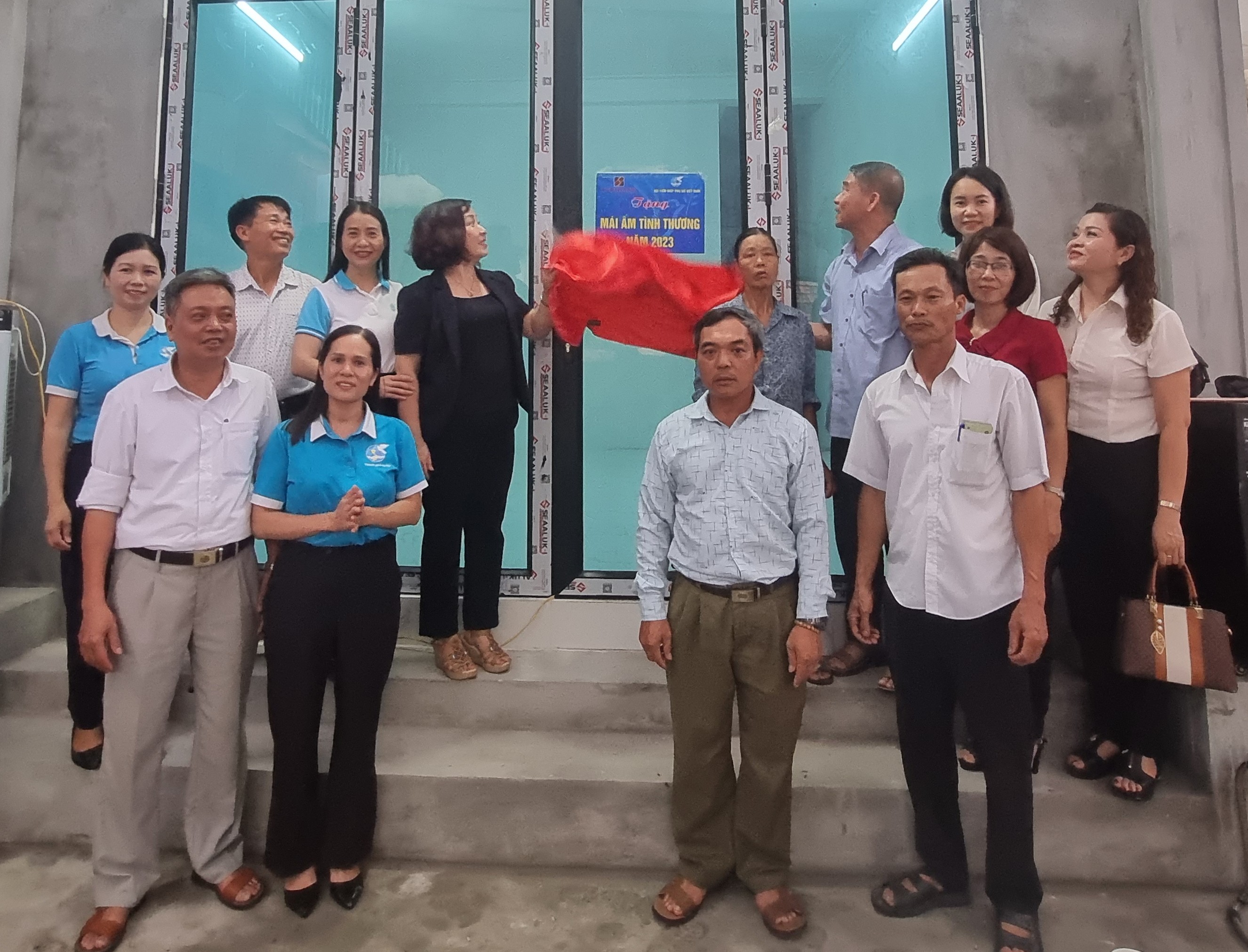 Hội LHPN Hà Nội: Bàn giao “Mái ấm tình thương” cho hội viên phụ nữ có hoàn cảnh khó khăn - ảnh 1