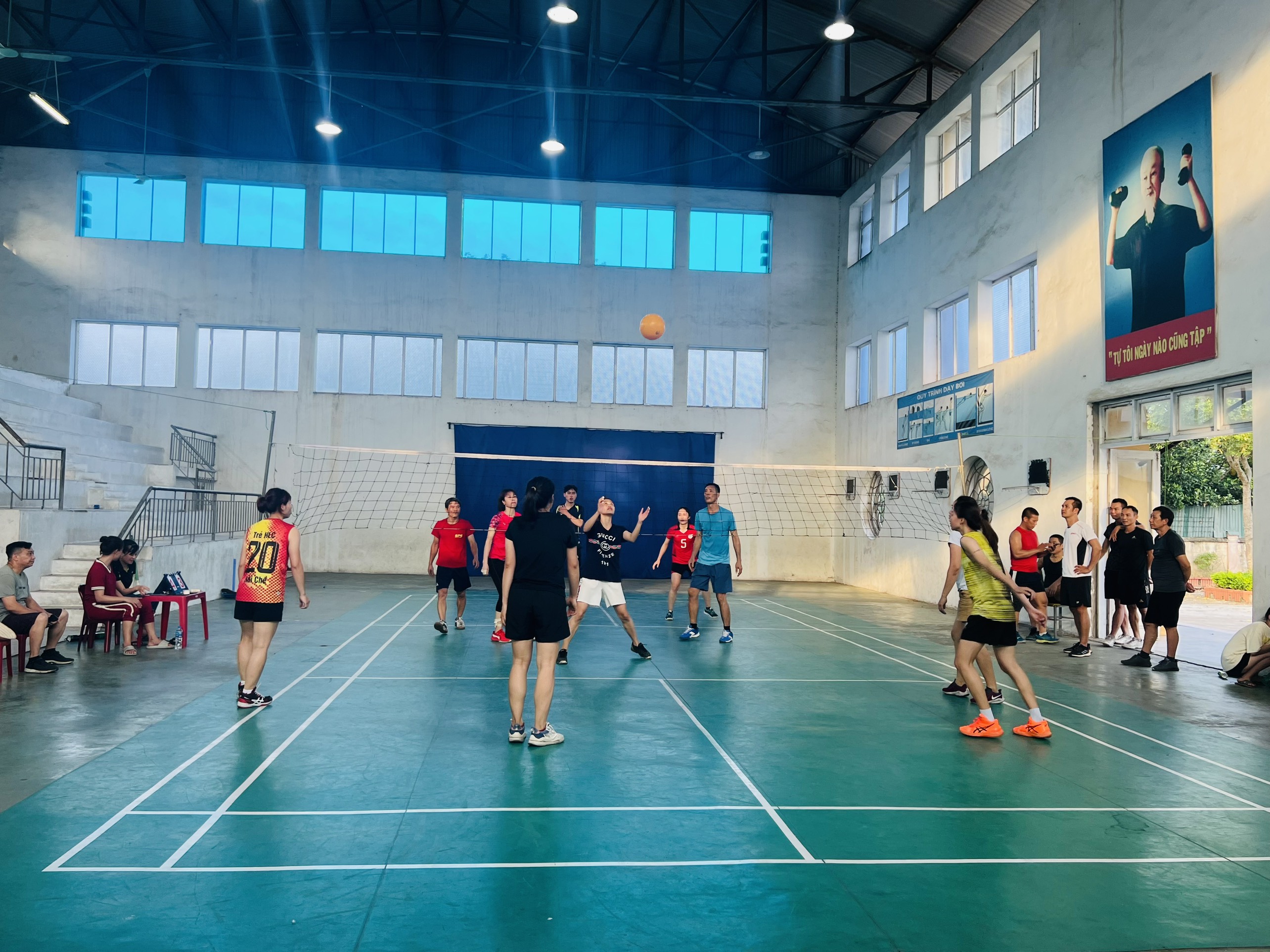 Đoàn VĐV của Hội LHPN Hà Nội tham gia Hội thi dân vũ và thể dục thể thao phụ nữ toàn quốc năm 2023 - ảnh 2