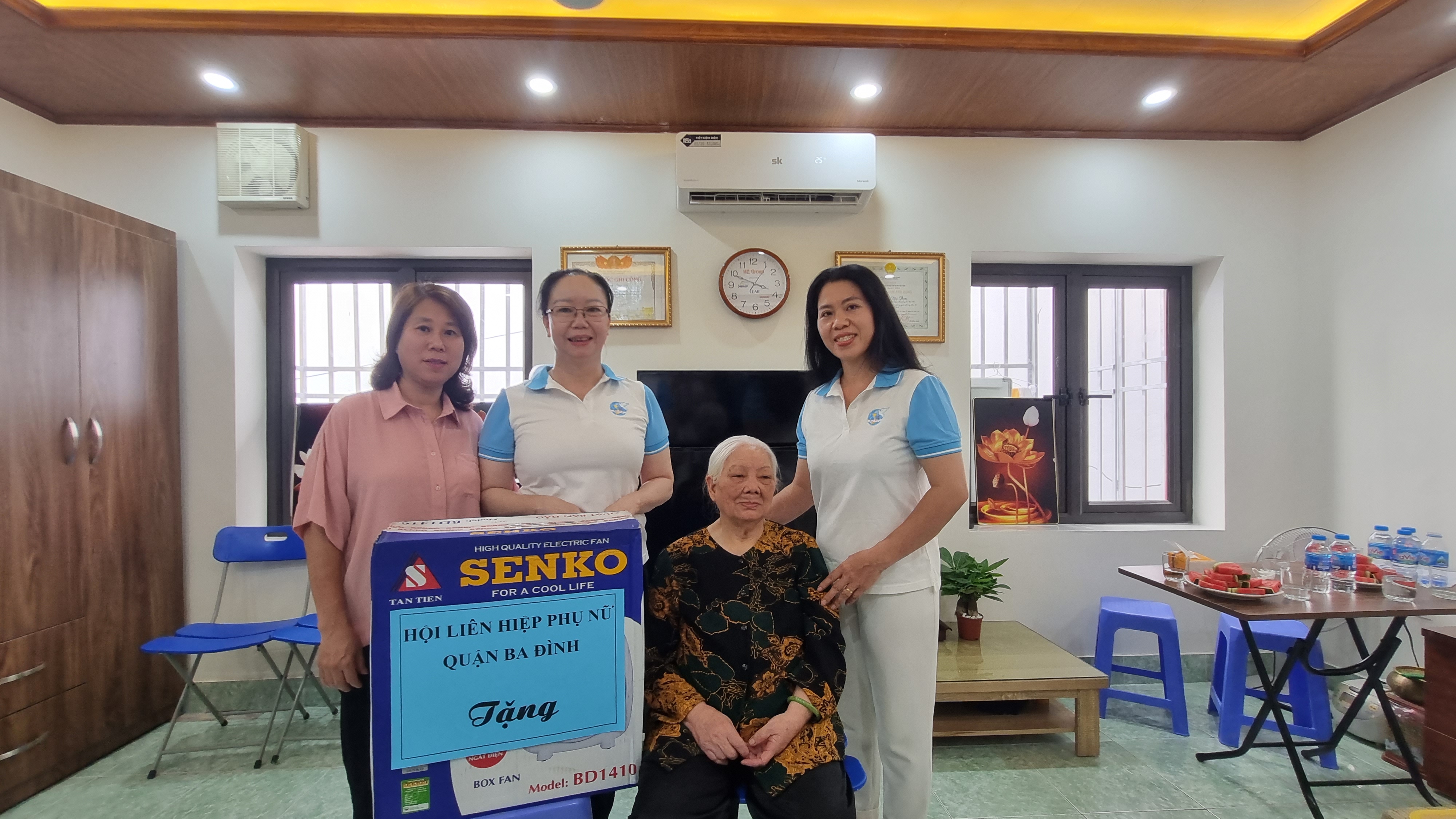 Hội LHPN quận Ba Đình bàn giao công trình sửa chữa nhà tình nghĩa - ảnh 2