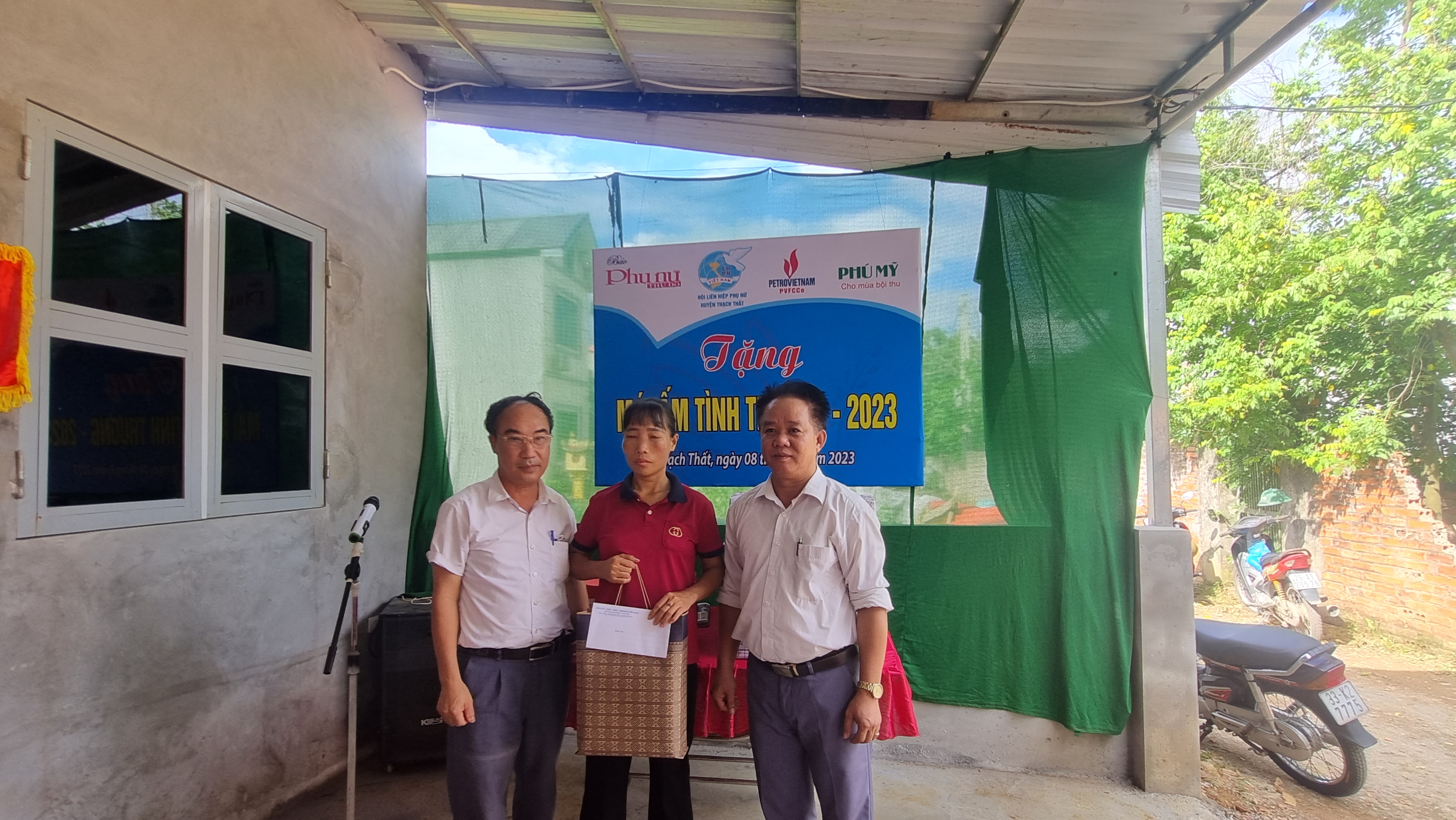Bàn giao “Mái ấm tình thương” cho hội viên phụ nữ có hoàn cảnh khó khăn - ảnh 7