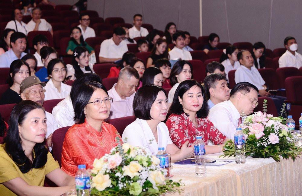 Phát động thi đua, đẩy mạnh học tập suốt đời - ảnh 1