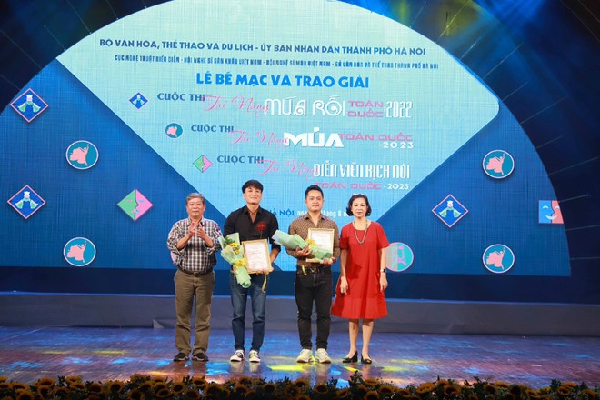 Trao giải thưởng cho các tài năng múa rối, kịch nói và múa năm 2022-2023 - ảnh 1