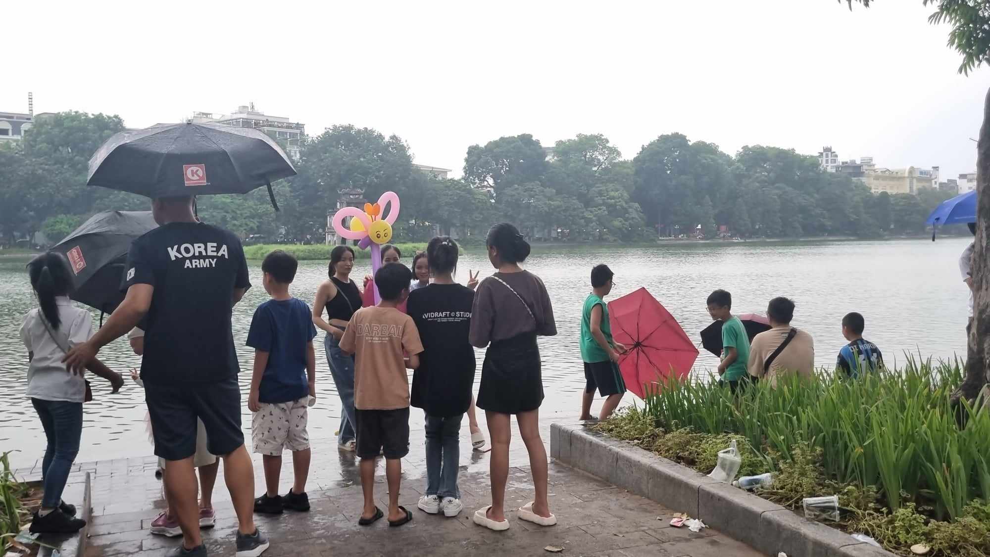 Ngày thứ 3 kỳ nghỉ lễ Quốc khánh, thời tiết mát mẻ cho mọi người đi chơi - ảnh 1