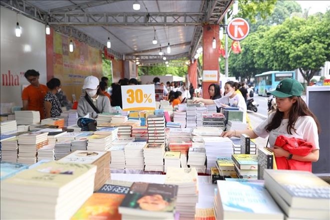 Hội sách Hà Nội lần thứ VIII: Thắp lửa tri thức - Kiến tạo tương lai - ảnh 1