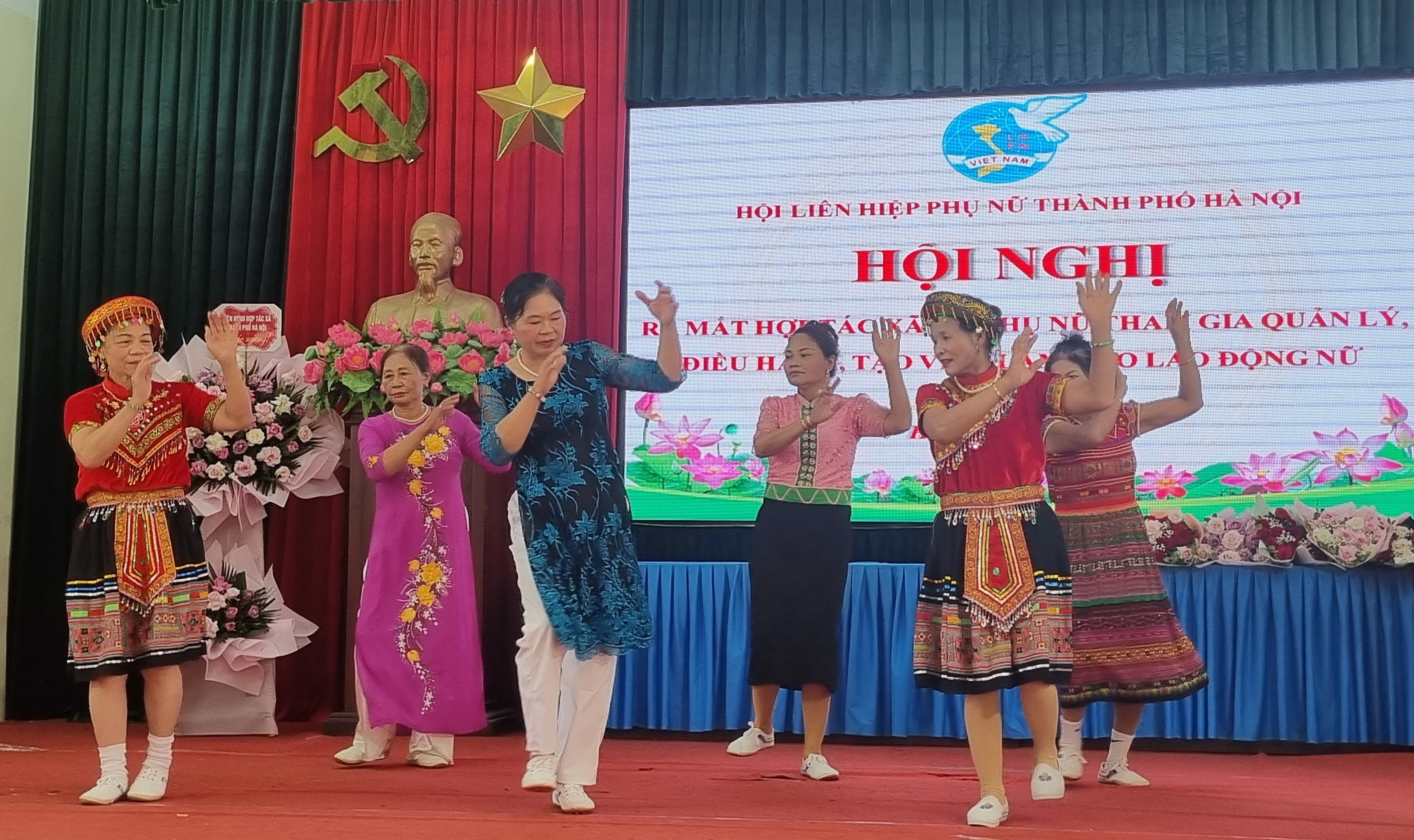 Phú Xuyên: Ra mắt hợp tác xã do phụ nữ tham gia quản lý, điều hành - ảnh 9