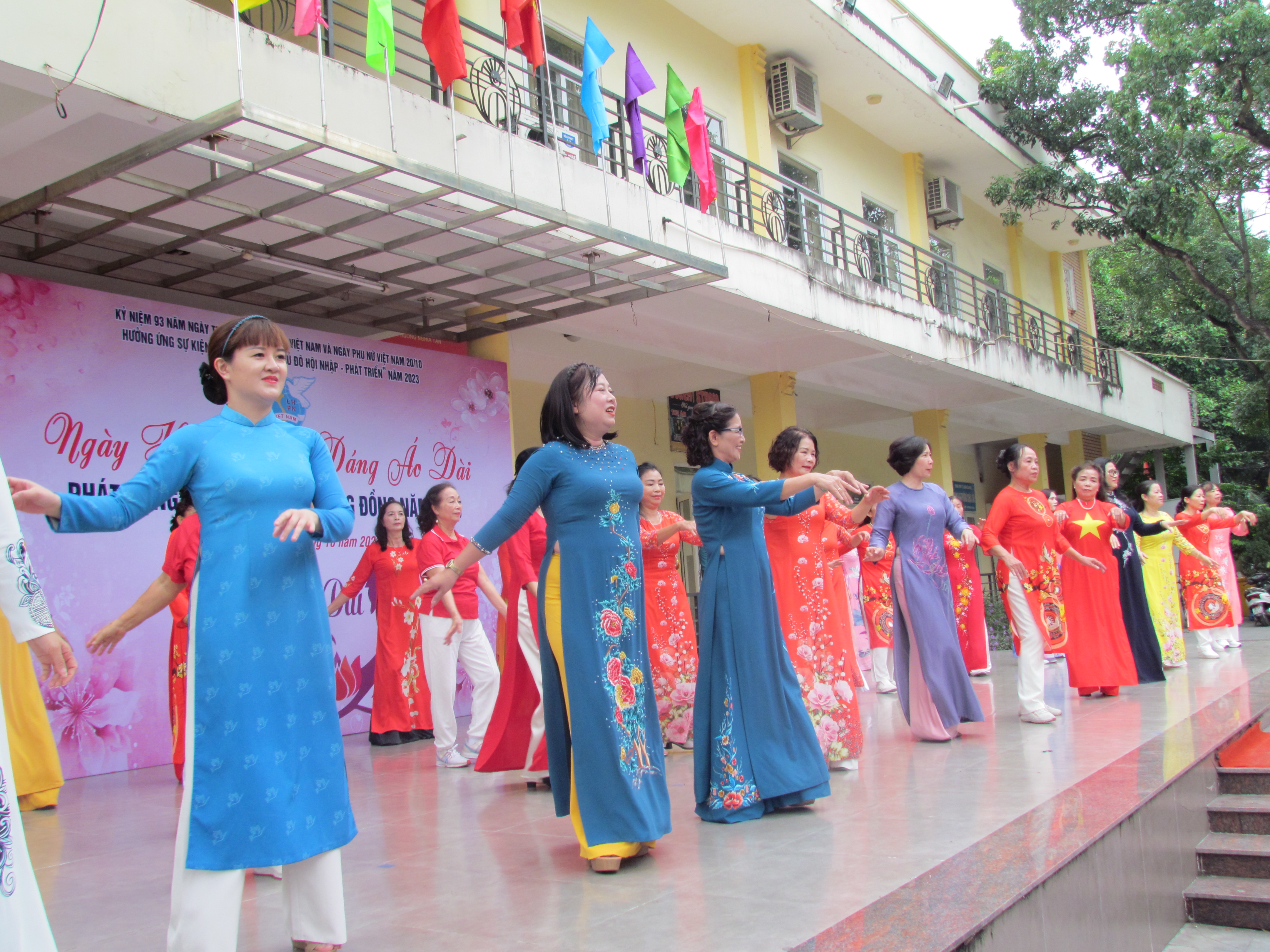 Cầu Giấy: Sôi nổi Ngày hội “Duyên dáng áo dài” - ảnh 7